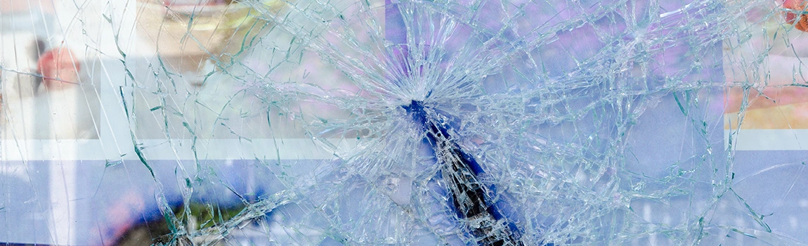 Window Broken Glass Repair in Buenaventura Lakes, FL