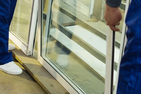 Commercial Glass Repair Technician in Buenaventura Lakes, FL
